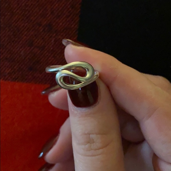 Tiffany’s Sterling Silver Ring by Elsa Peretti - Picture 2 of 2